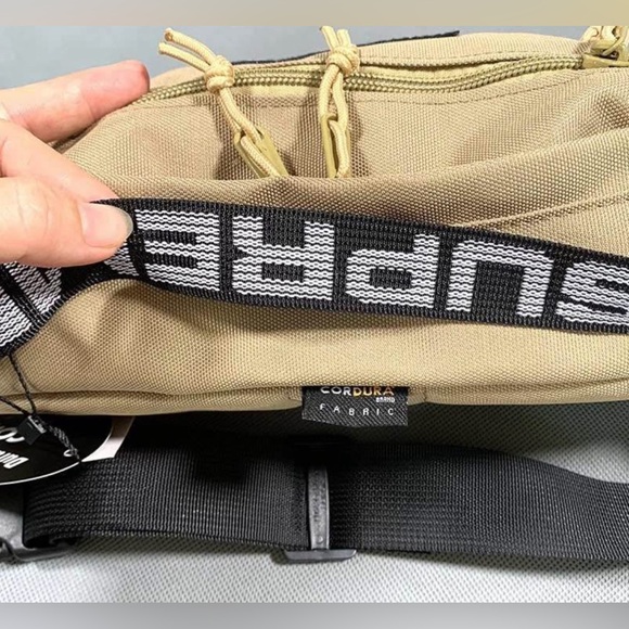SUPREME ๐ waist bag in Khaki. Unisex Design. OS.๐ฅ!!! - Picture 2 of 6